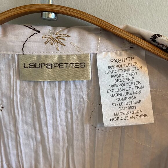 Embroidered Button Down Shirt with Tapered Waist and Trim Detail Y2K - Picture 9 of 11